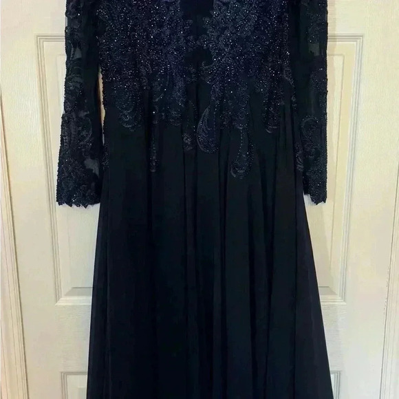 MAC DUGGAL Beaded Applique Illusion High Neck Gown Size 12 NWT Style 20385 - Picture 7 of 9